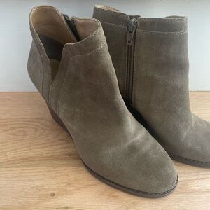 Lucky Brand LK-Yimina Women's Wedge Booties Boots Size 8.5 Suede Tan
